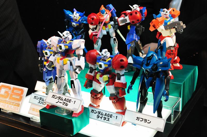 Illustration for article titled Let's Look at Plastic Mechs!